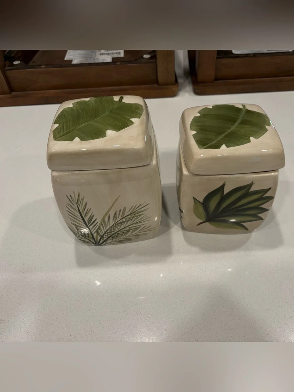 Vintage Ceramic Leaf-Pattern Kitchen Storage Jar — Green
